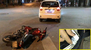 Cầm ma túy ra đường gặp cảnh sát, lái xe bỏ chạy tông trúng taxi