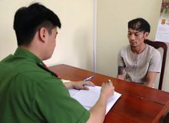 Sử dụng ma túy bị ảo giác, nam thanh niên dùng gậy đánh bố đẻ trọng thương