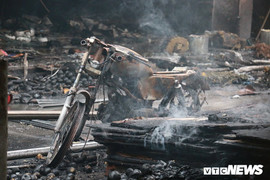 Ảnh: Hiện trường tan hoang, đổ nát sau vụ cháy chợ Quang ở Hà Nội