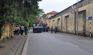 Tạm giữ hình sự tài xế lùi xe tải chết 3 mẹ con thai phụ 8 tháng