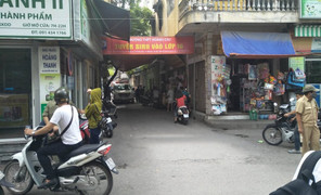 Người đàn ông chết trong ngôi nhà khóa trái cửa ở Hà Nội