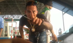 Thanh niên xăm trổ hành động dung tục, đe doạ phụ nữ tại trạm BOT: Công an vào cuộc