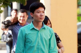 Bác sĩ Hoàng Công Lương tiếp tục bị cấm đi khỏi nơi cư trú