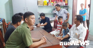 Lên xe của người lạ, 3 cháu bé bị chở đi cách nhà gần trăm cây số: Công an thông tin bất ngờ