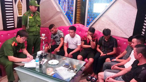 Bắt quả tang 7 thanh niên mở tiệc ma túy trong quán karaoke ở Hà Tĩnh