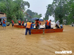 Lũ tiếp tục lên nhanh ở Hà Tĩnh, 25 xã chìm trong biển nước