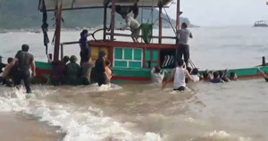 Tàu cá chìm giữa biển, 3 ngư dân Hà Tĩnh may mắn được cứu sống thần kỳ