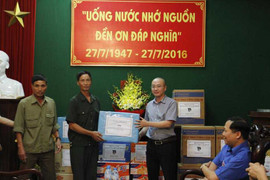 Bí thư Trung ương Đoàn thăm hỏi người có công ở Hà Nội