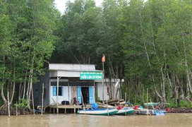 Đánh bài ăn tiền ở trụ sở, 6 cán bộ kiểm lâm bị xử phạt hành chính