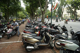 Vi phạm nội quy phố đi bộ hồ Hoàn Kiếm, gần 50 trường hợp bị xử phạt