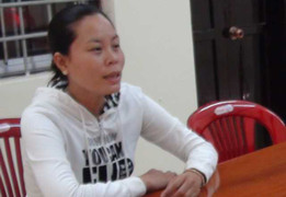 Ghen tuông vô lý, chồng bị vợ hất chảo dầu đang sôi vào mặt