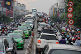 Ông Lương Hoài Nam: Xe máy là 'kẻ thù' của giao thông Việt Nam