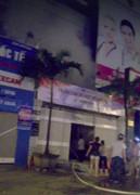 Trung tâm giáo dục quốc tế cháy dữ dội trong đêm