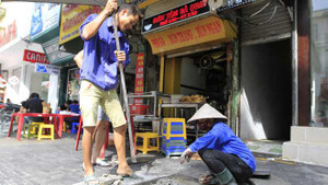 Vỉa hè Hà Nội sẽ lát đá hay lát gạch?