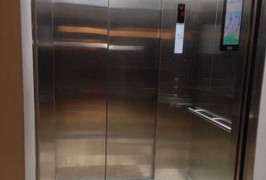 Rơi thang máy, cụ ông chết thương tâm