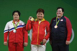 Vì sao nữ VĐV Triều Tiên 'khóc như mưa' khi nhận HCB