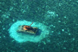 Xác máy bay, tàu chiến nằm la liệt tại hòn đảo thiên đường ở Thái Bình Dương