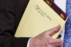 Cố vấn an ninh Nhà Trắng để lộ tờ ghi chép quan trọng: Phút hớ hênh hay thông điệp ngầm gửi tới Venezuela?