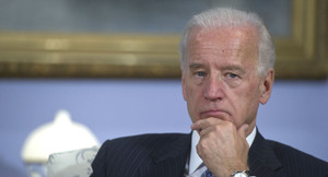 Lo đối phó với Tổng thống Trump chưa xong, đảng Dân chủ lại mâu thuẫn vì ông Biden