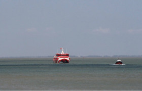 Tàu cao tốc Vũng Tàu - Côn Đảo chở 500 khách hỏng giữa biển