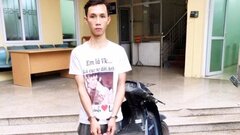 Đi trộm xe nhưng không biết cách nổ máy, bị công an bắt