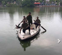 Nam thanh niên nhảy xuống Hồ Gươm tự tử giữa trời mưa