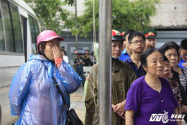 Tiễn biệt 9 liệt sĩ trên Casa-212: Người tuôn nước mắt, trời tuôn mưa