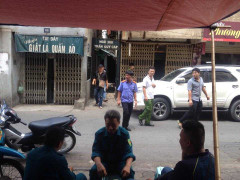 Vợ treo cổ, chồng trọng thương trong ngôi nhà khóa kín