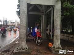 Trăm kiểu tránh mưa của người Hà Nội trong đợt không khí lạnh đầu tiên