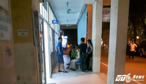 Hà Nội: Đôi nam nữ nhập viện cấp cứu với nhiều vết đâm trên ngực