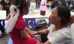 Ô tô bị tàu tông nát, 6 người chết: Xót xa cảnh 'lá vàng tiễn lá xanh’