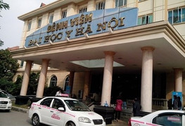 20 côn đồ cầm hung khí xông vào bệnh viện truy sát bệnh nhân đang cấp cứu