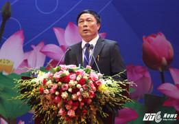 Bầu Đệ: ‘50% cán bộ là thừa, họ đi chơi rất nhiều’