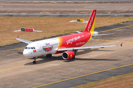 Vietjet Air phản hồi tin đồn giảm tần suất bay, khan hiếm chỗ chặng Hà Nội - TP.HCM