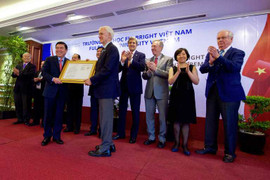 Bob Kerrey làm lãnh đạo ĐH Fulbright VN, báo Mỹ có quan điểm ra sao?