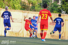 Trận cầu nảy lửa giữa Bộ Ngoại giao Việt Nam và các Đại sứ quán châu Âu mừng EURO 2016