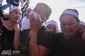 Người thân, đồng đội đón phi công Trần Quang Khải trở về quê nhà