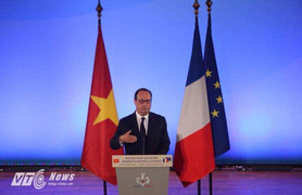 Tổng thống Pháp phát biểu trước sinh viên Việt Nam