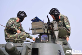 Chiến sỹ Lữ đoàn pháo binh 45 khoe kỹ năng sử dụng dàn vũ khí hiện đại