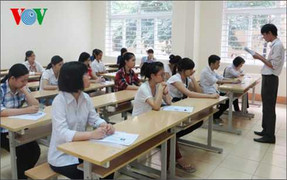 Trần Đăng Khoa: Hãy làm cho học sinh giỏi tiếng Anh trước đã