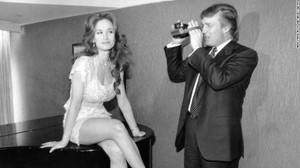 Thêm hàng loạt video Donald Trump ăn chơi cùng người mẫu Playboy bị phát tán