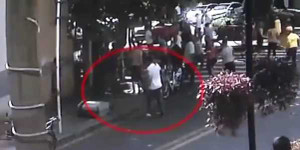 Video: 'Lục Vân Tiên' dũng cảm cứu cô gái thoát chết khi đang bị côn đồ truy sát