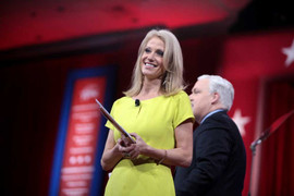 'Tướng tranh cử' của Trump tiết lộ các cuộc điện thoại với Tổng thống Obama, bà Clinton