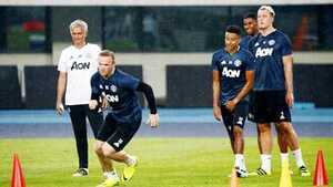 Mourinho chỉ còn phải giải đáp 2 câu hỏi ở MU