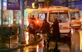 Xạ thủ mặc đồ ông già Noel xả súng trong quán bar Thổ Nhĩ Kỳ đêm giao thừa