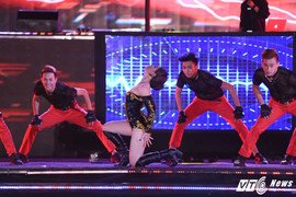 Hoàng Thùy Linh, Hồ Ngọc Hà 'đốt cháy' sân Mỹ Đình trong siêu nhạc hội