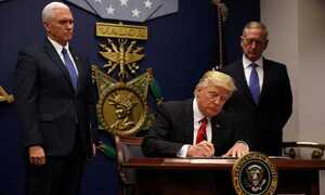 Ông Trump ký lệnh cấm người tị nạn và Hồi giáo nhập cư vào Mỹ