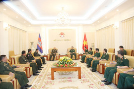 Trung tướng Phan Văn Giang tiếp Phó Quốc vụ khanh Quốc phòng Campuchia