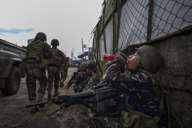 Quân đội Philippines gồng mình chống khủng bố thân IS