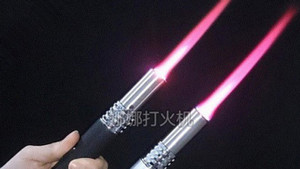 Súng phun lửa mini chuyên trị 'yêu râu xanh' gây tranh cãi ở Trung Quốc